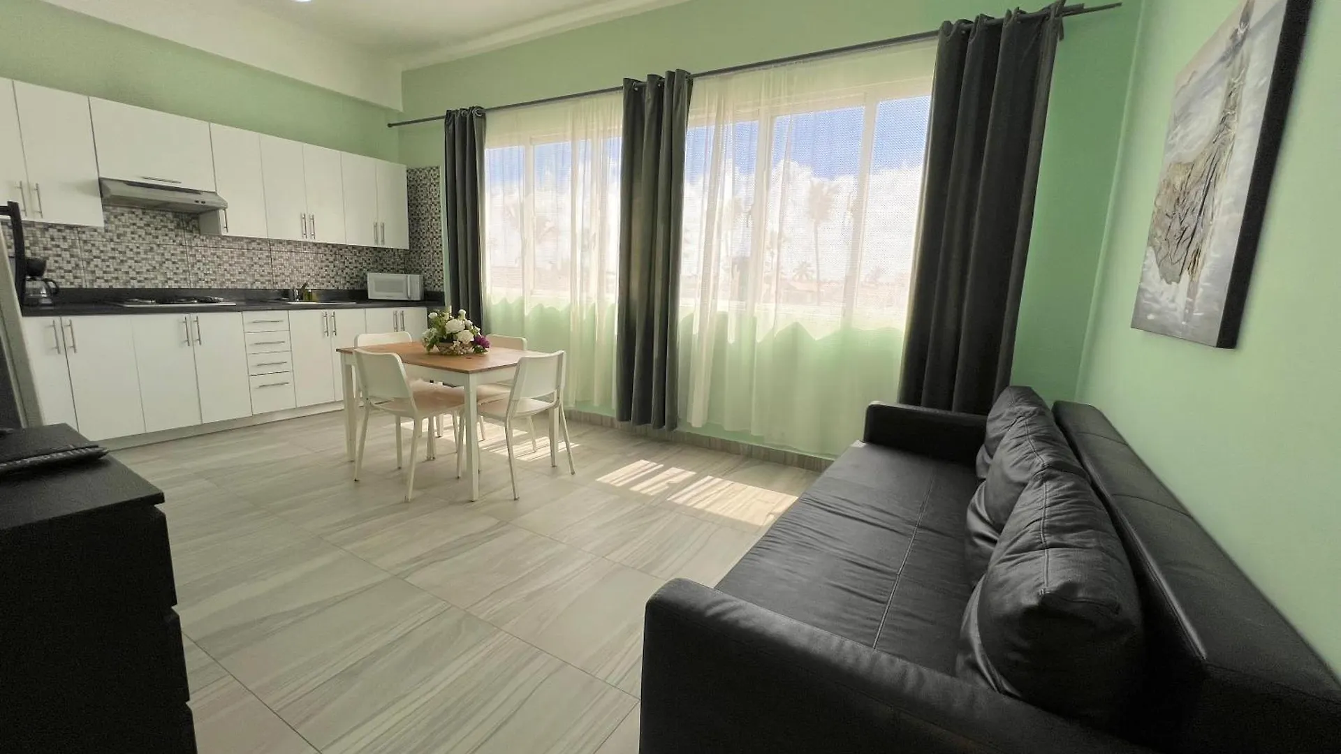 Vacation Suites With Rooftop Pool, Spa, Restaurants - Playa Los Corales Punta Cana