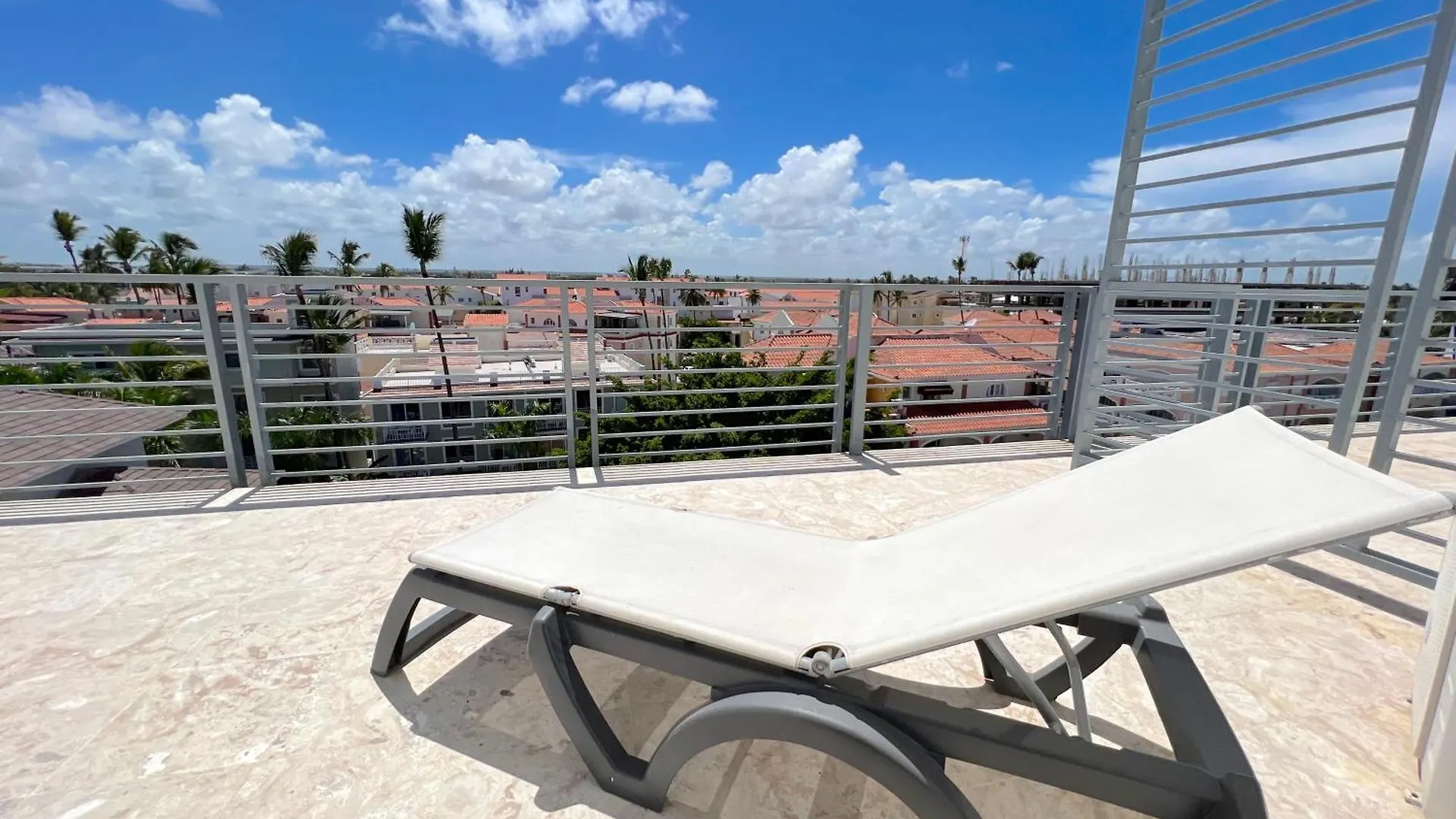 Szálloda Vacation Suites With Rooftop Pool, Spa, Restaurants - Playa Los Corales Punta Cana
